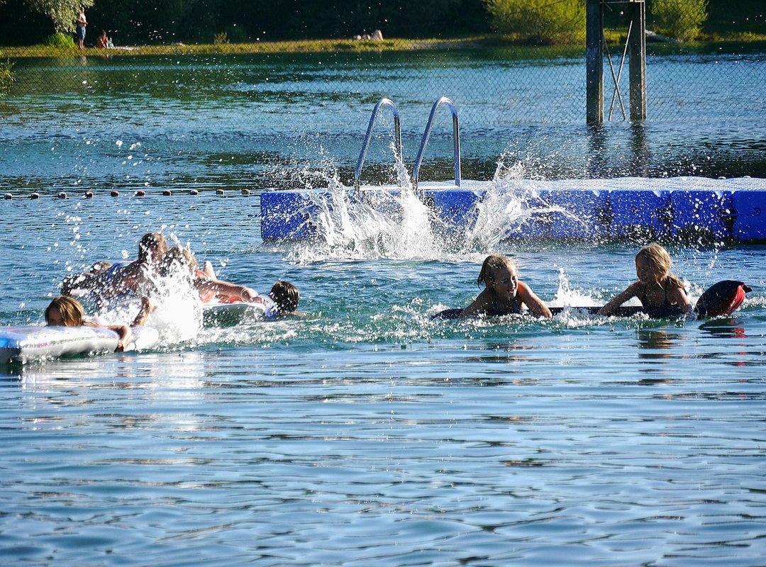 How Does Lake Yiganlawi Look Like